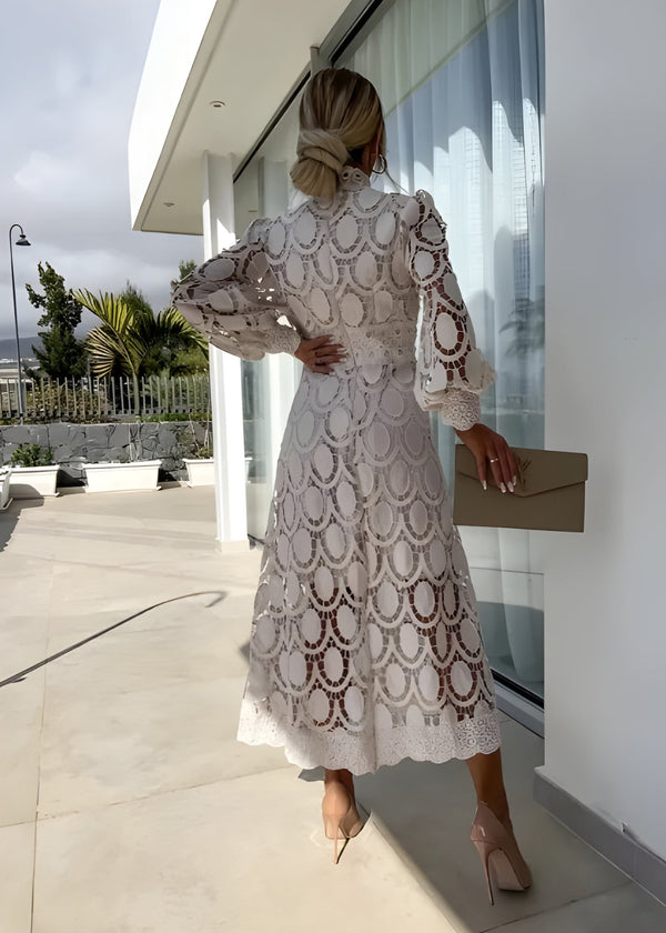 Lilian - Flattering Dress