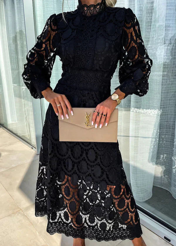 Lilian - Flattering Dress